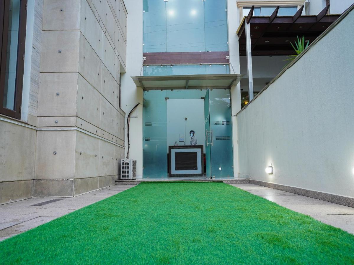 Lime Tree Hotel Sushant Lok Gurgaon Sector 29 Next To Iffco Chowk Metro Luaran gambar
