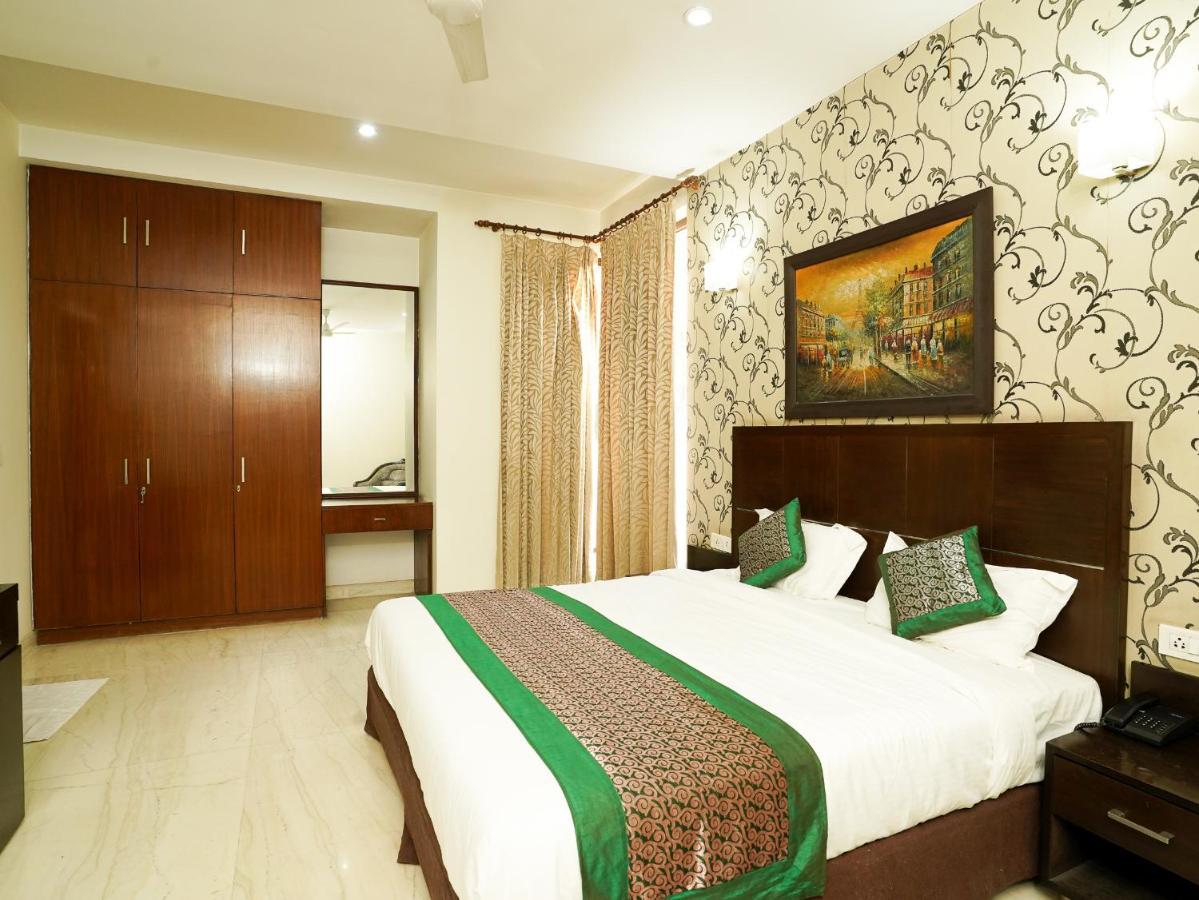 Lime Tree Hotel Sushant Lok Gurgaon Sector 29 Next To Iffco Chowk Metro Luaran gambar