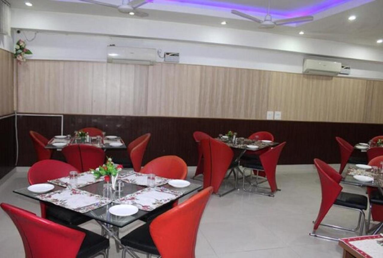 Lime Tree Hotel Sushant Lok Gurgaon Sector 29 Next To Iffco Chowk Metro Luaran gambar