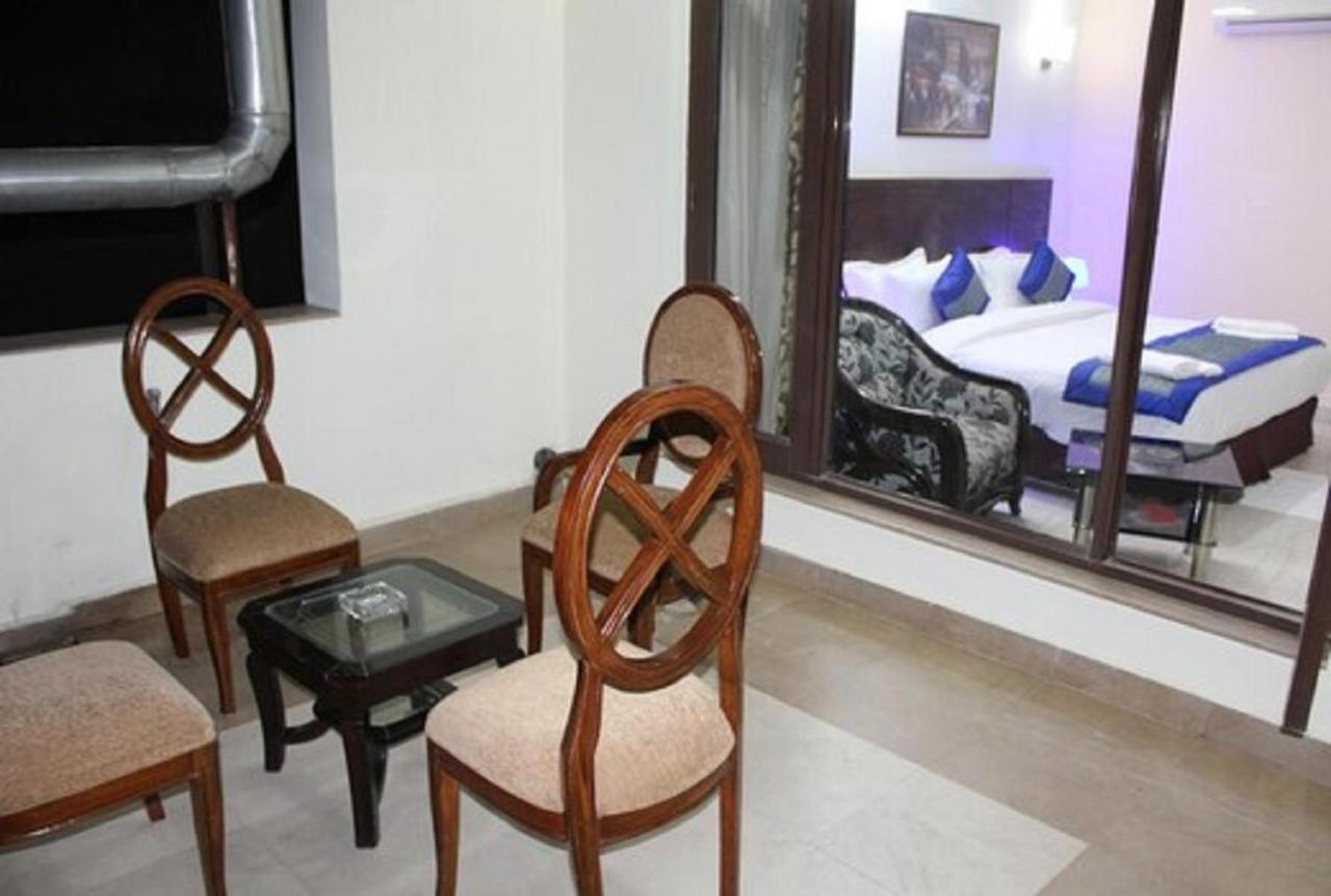 Lime Tree Hotel Sushant Lok Gurgaon Sector 29 Next To Iffco Chowk Metro Luaran gambar