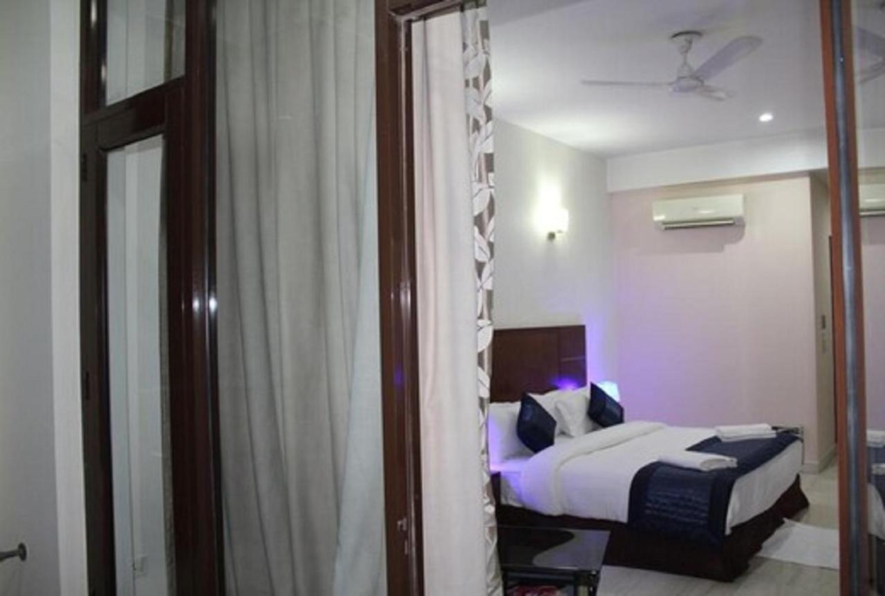 Lime Tree Hotel Sushant Lok Gurgaon Sector 29 Next To Iffco Chowk Metro Luaran gambar