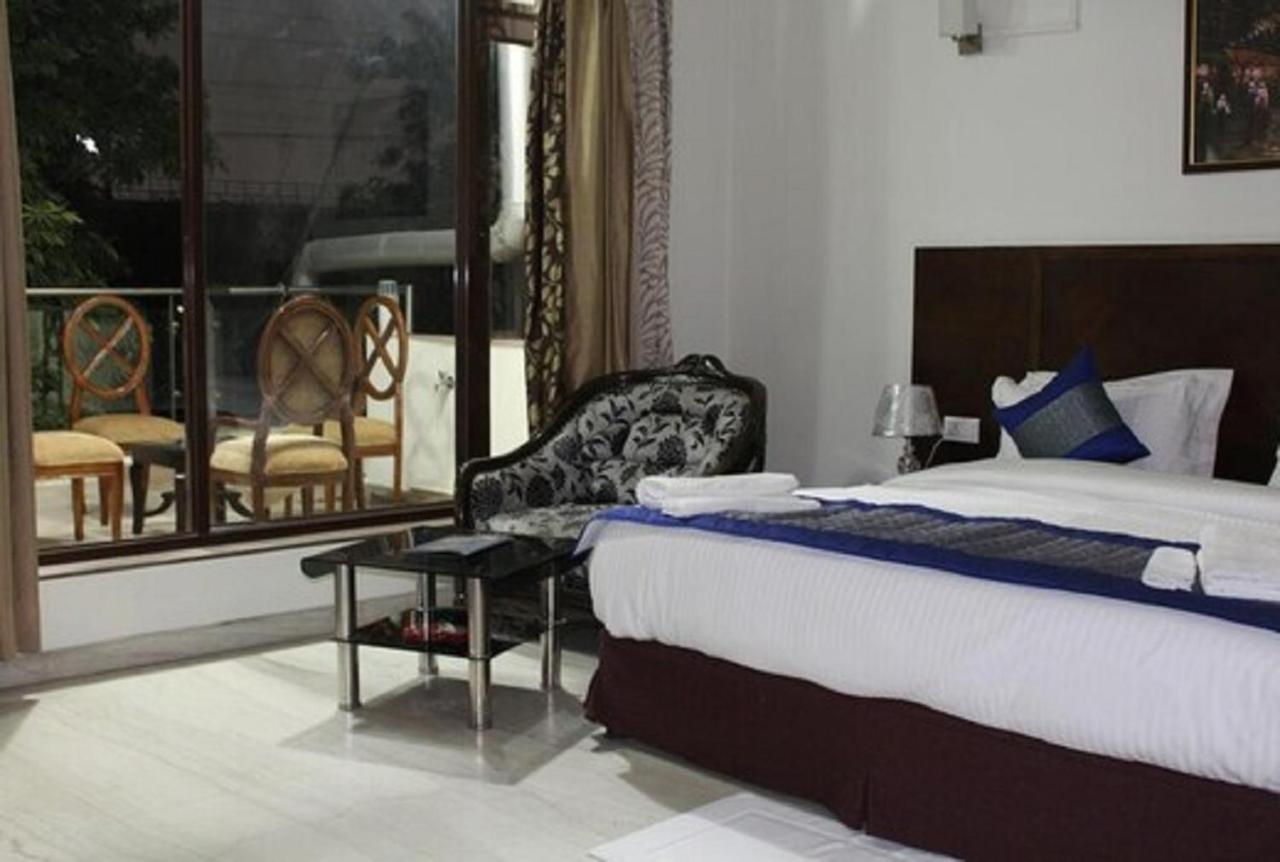 Lime Tree Hotel Sushant Lok Gurgaon Sector 29 Next To Iffco Chowk Metro Luaran gambar
