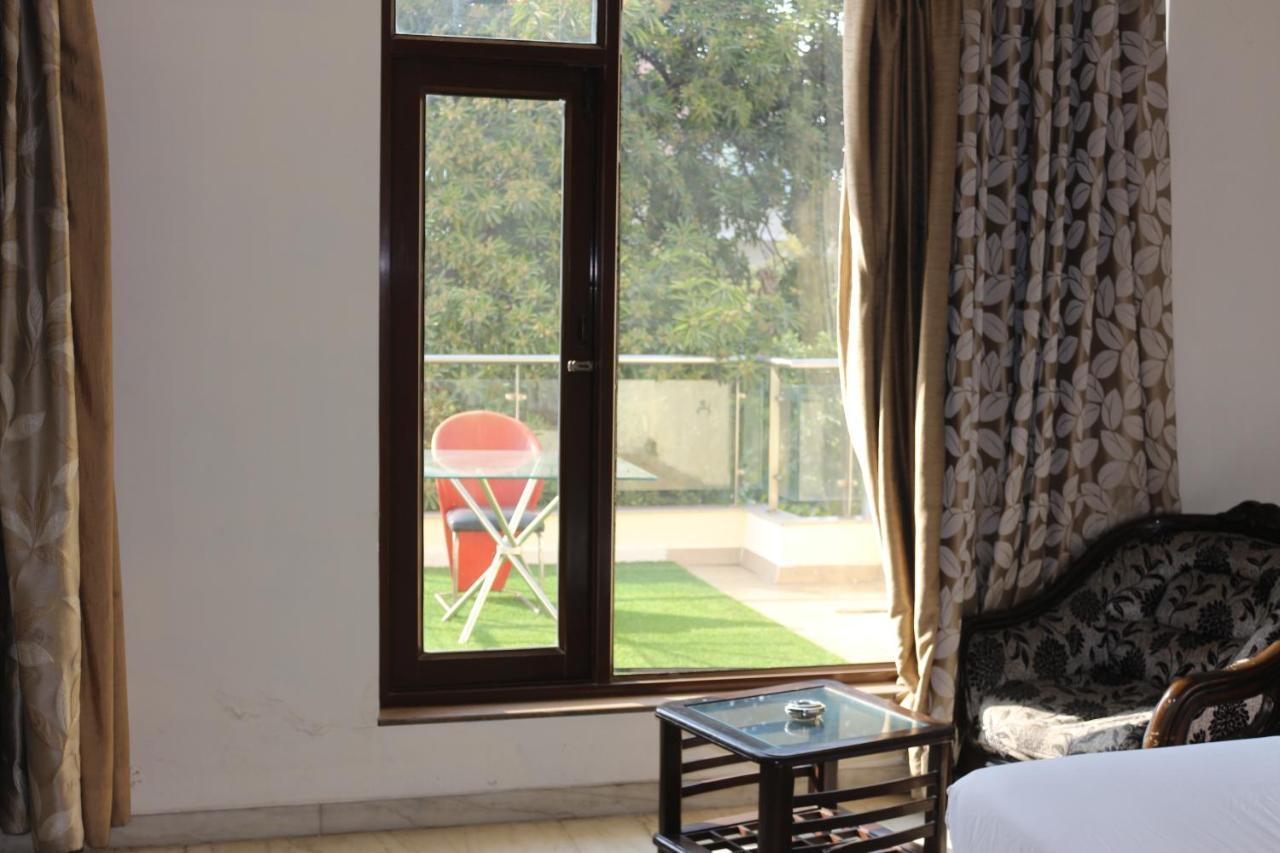 Lime Tree Hotel Sushant Lok Gurgaon Sector 29 Next To Iffco Chowk Metro Luaran gambar