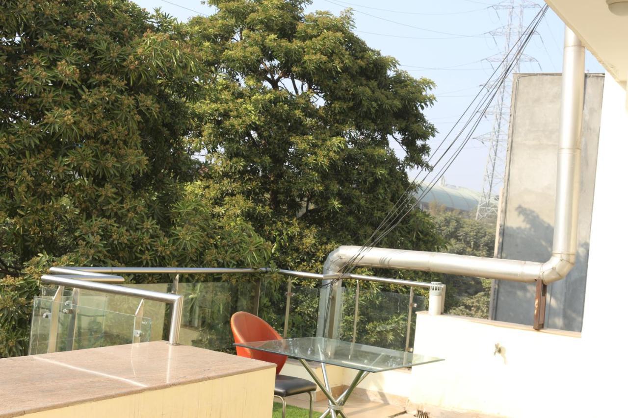 Lime Tree Hotel Sushant Lok Gurgaon Sector 29 Next To Iffco Chowk Metro Luaran gambar