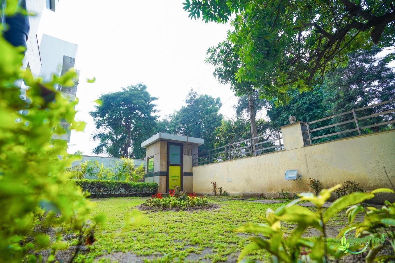Lime Tree Hotel Sushant Lok Gurgaon Sector 29 Next To Iffco Chowk Metro Luaran gambar